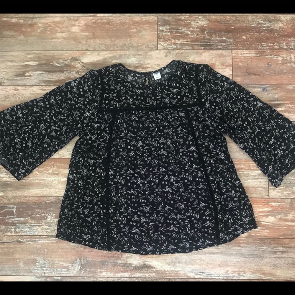 Old navy shirt